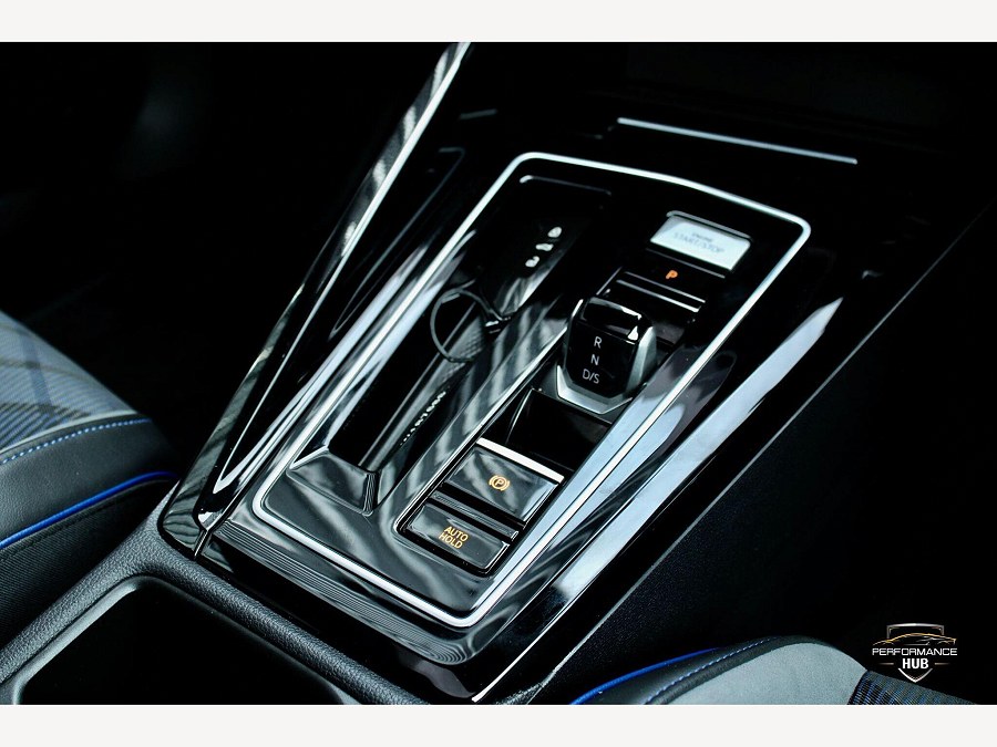 2025 Volkswagen Golf photo 8
