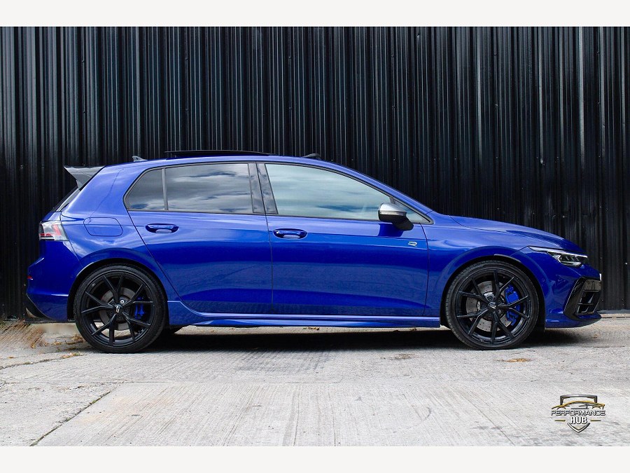 2025 Volkswagen Golf photo 3