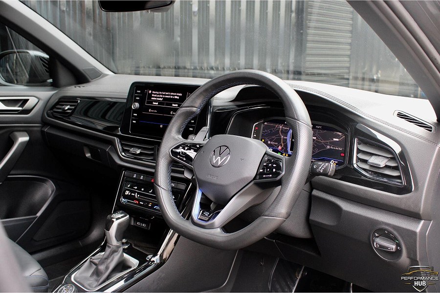 2025 Volkswagen T-Roc photo 6