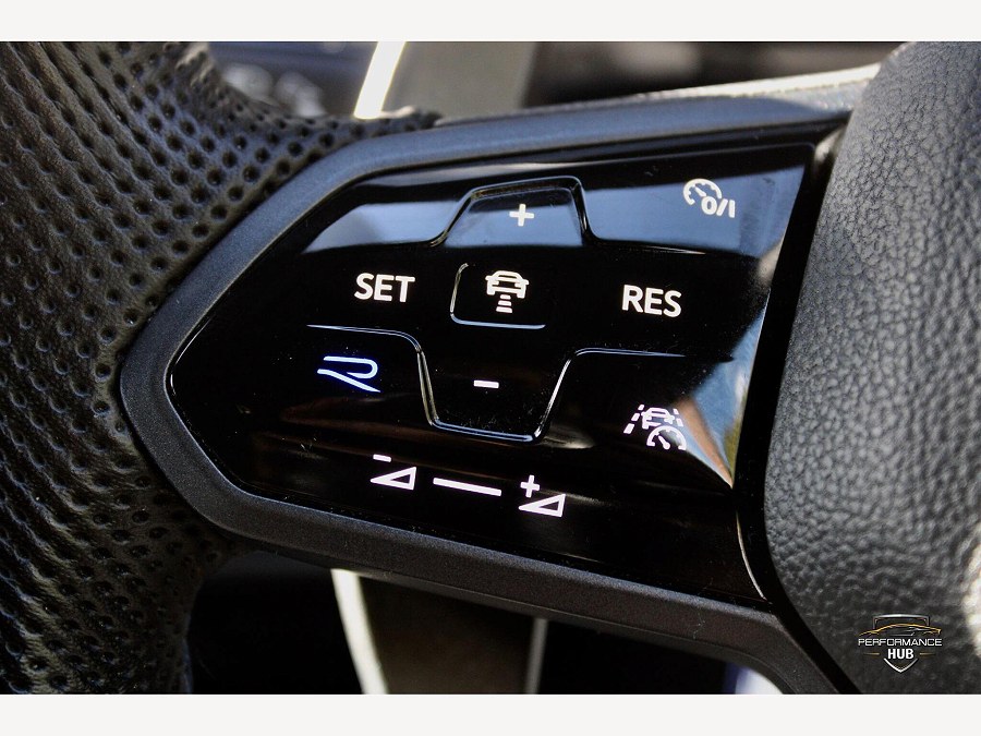 2021 Volkswagen Golf photo 10