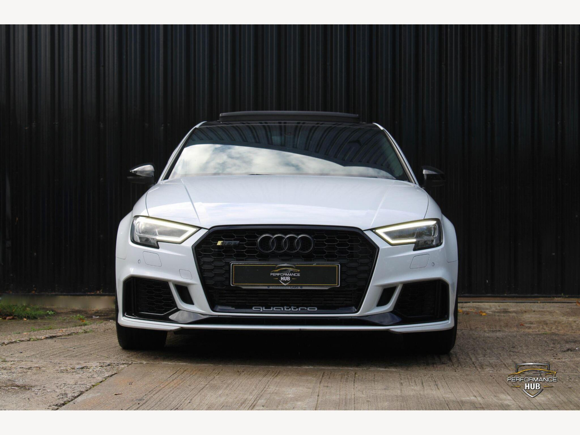 Audi RS3 photo 2
