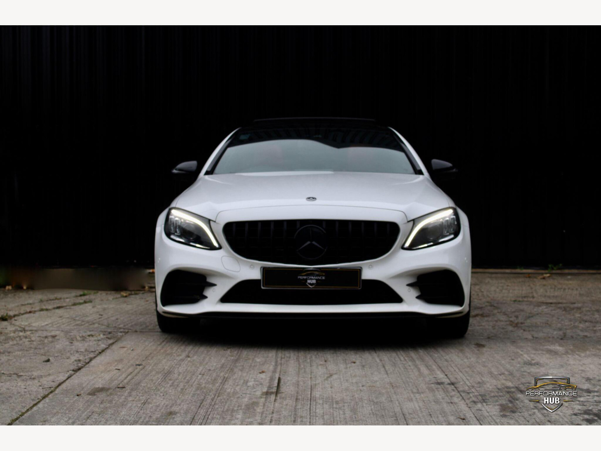 Mercedes-Benz C Class photo 2