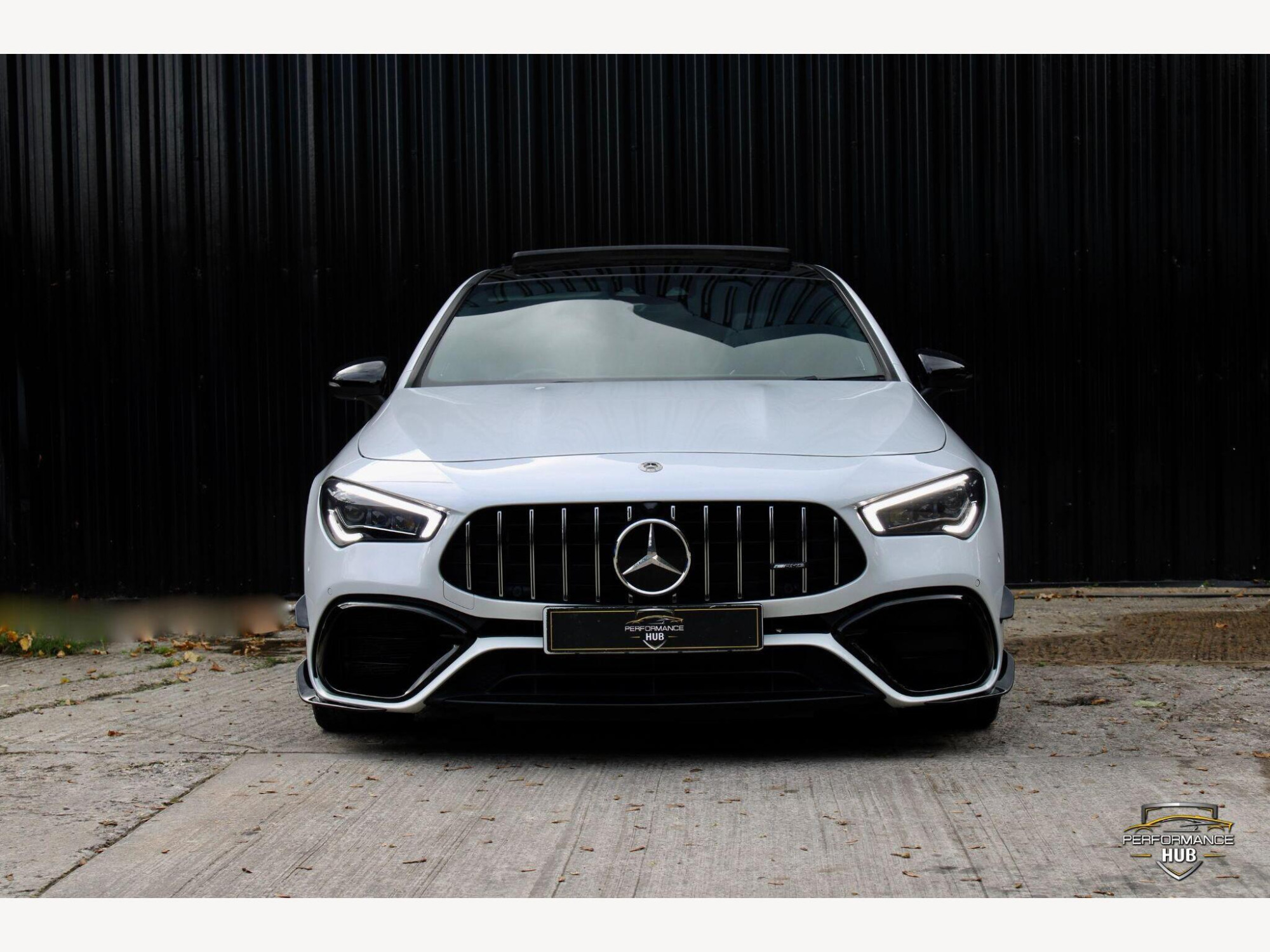 Mercedes-Benz CLA photo 2