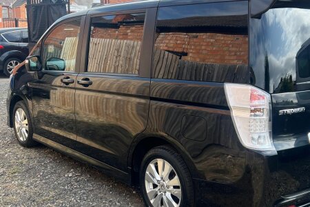 2010 Honda Stepwagon photo 11