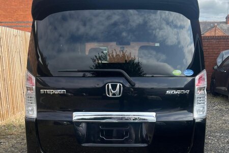 2010 Honda Stepwagon photo 13