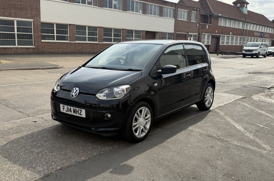 Volkswagen UP photo 2