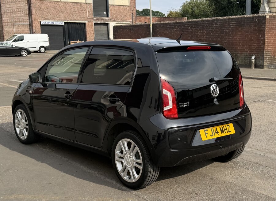 2014 Volkswagen UP photo 13