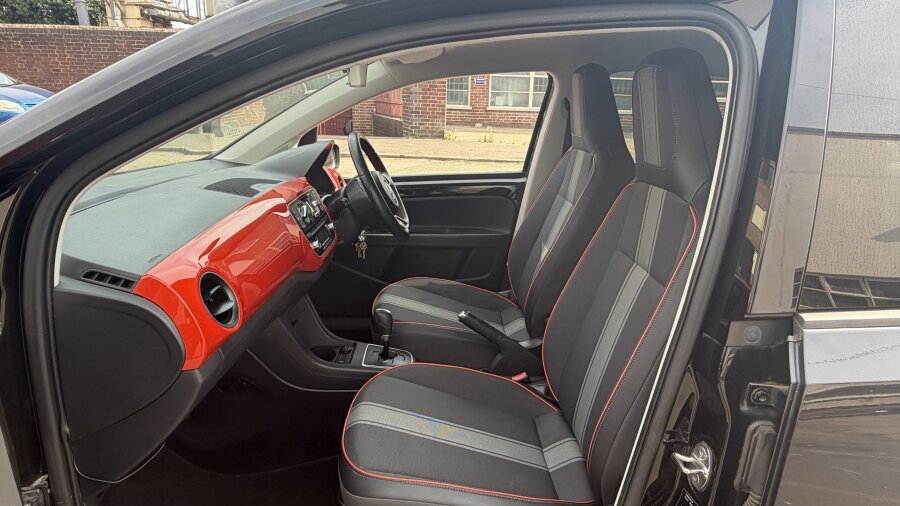 2014 Volkswagen UP photo 10