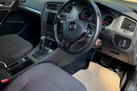 2014 Volkswagen Golf photo 8