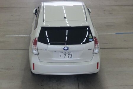 2020 Toyota Prius Alpha photo 13