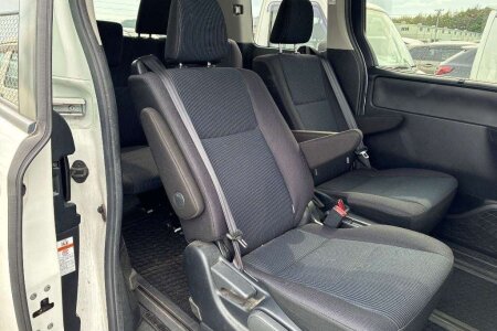 2020 Toyota Noah photo 5