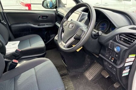 2020 Toyota Noah photo 4