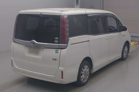2020 Toyota Noah photo 7