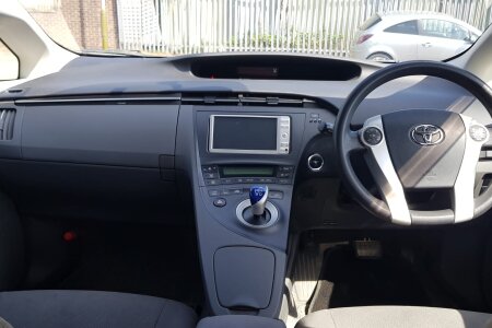 Toyota Prius photo 2