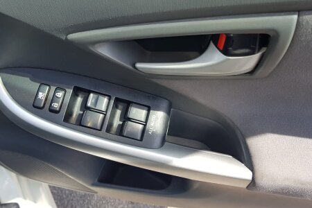 2011 Toyota Prius photo 6