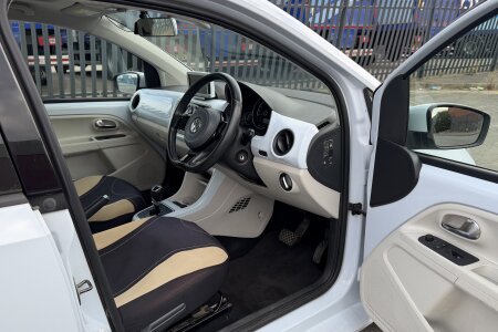 2013 Volkswagon Up! photo 13