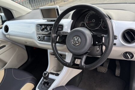 2013 Volkswagon Up! photo 14