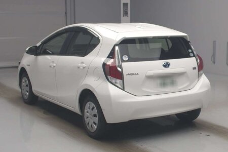 2016 Toyota Aqua photo 13