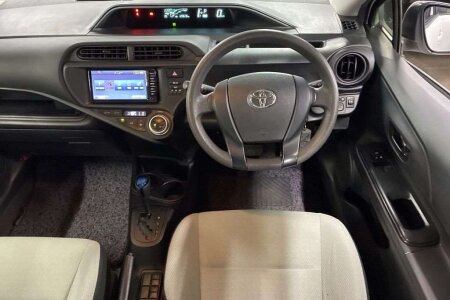 2016 Toyota Aqua photo 7