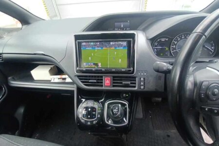 2018 Toyota Noah photo 14