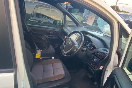2018 Toyota Noah photo 12