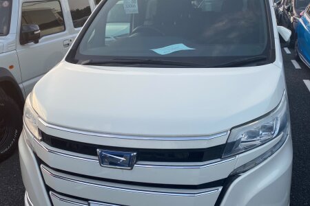 2018 Toyota Noah photo 7