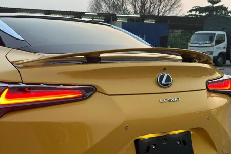 2018 LEXUS LC500 photo 9