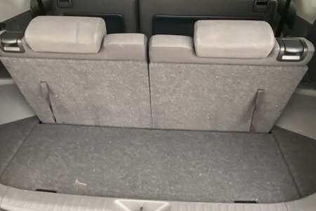 2014 Toyota Prius Alpha photo 8