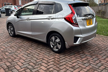 2015 Honda Fit Hybrid photo 3