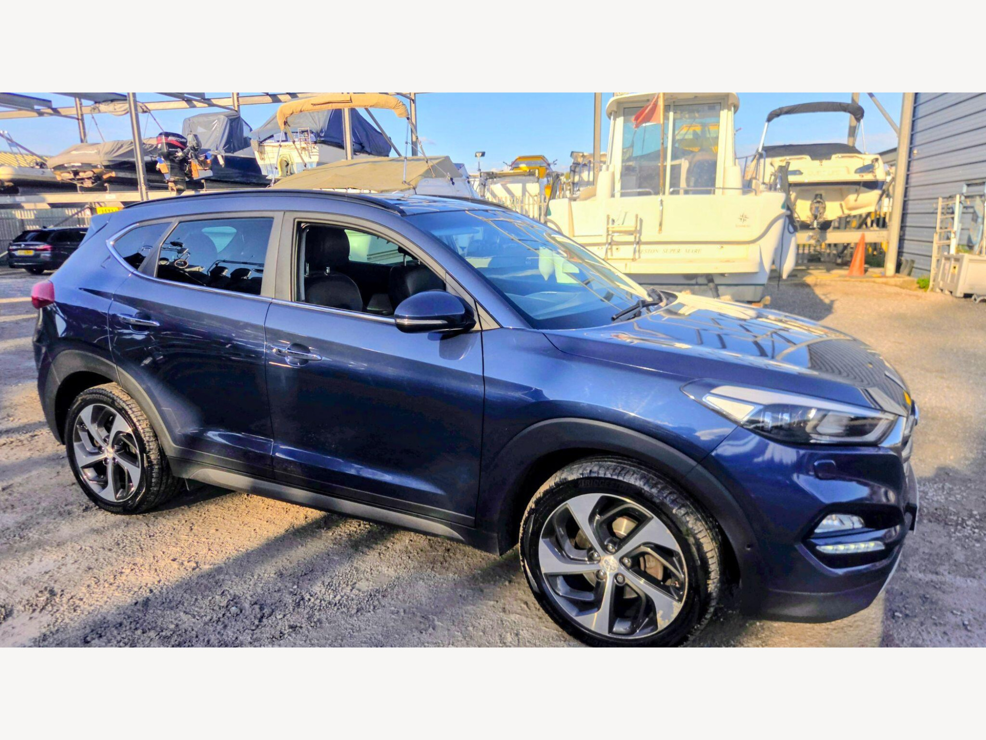 Hyundai TUCSON photo 2