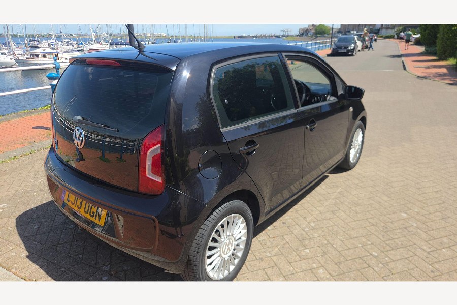 2013 Volkswagen up! photo 13
