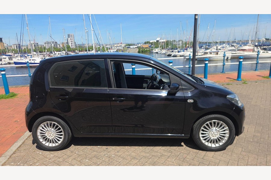 2013 Volkswagen up! photo 11