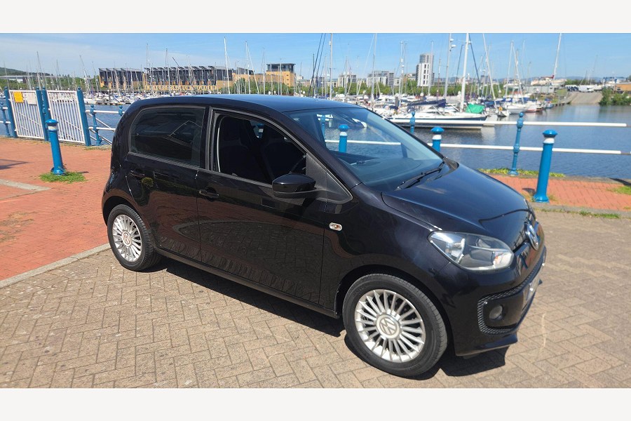 Volkswagen up! photo 2