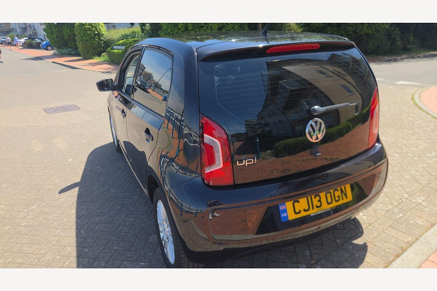 2013 Volkswagen up! photo 9