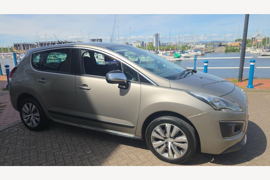 Peugeot 3008 photo 2