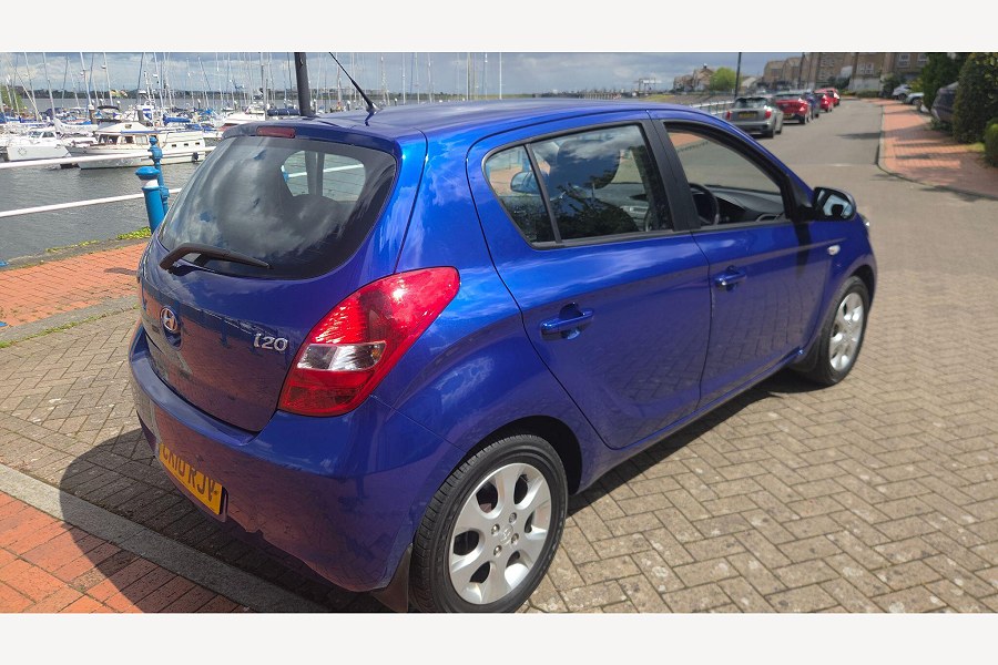 2010 Hyundai i20 photo 11