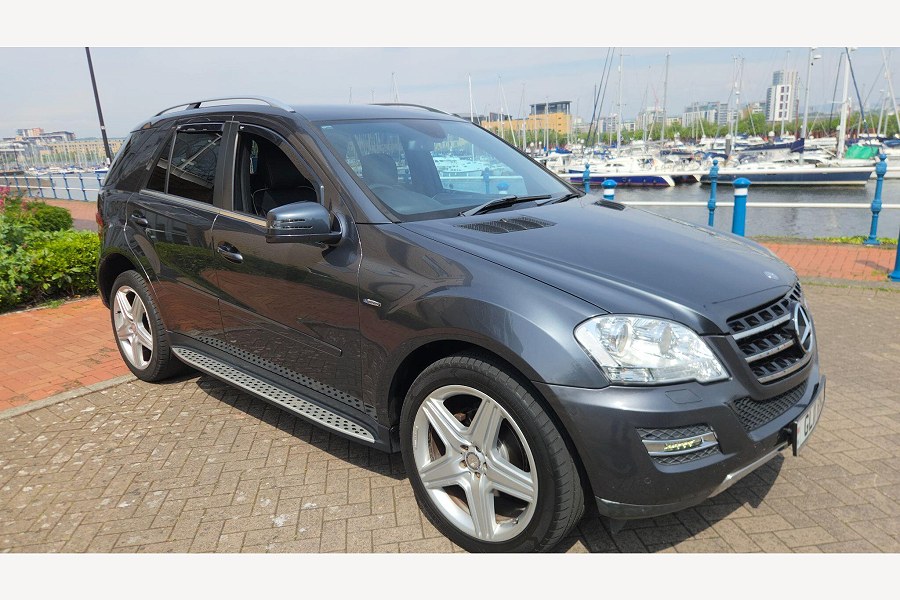 2011 Mercedes-Benz M Class photo 3