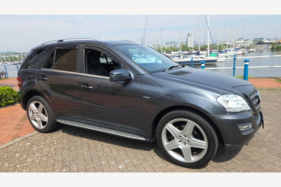 Mercedes-Benz M Class photo 2