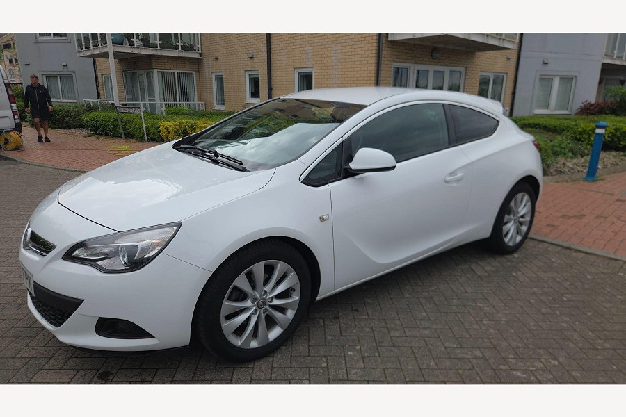 2014 Vauxhall Astra GTC photo 4