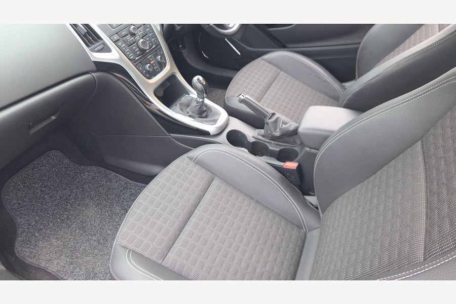 2014 Vauxhall Astra GTC photo 12