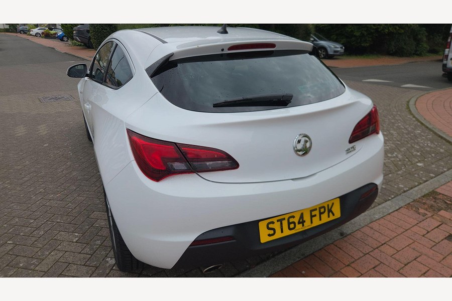 2014 Vauxhall Astra GTC photo 9