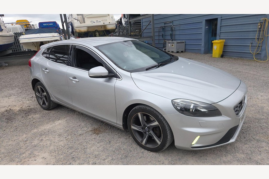 Volvo V40 photo 2