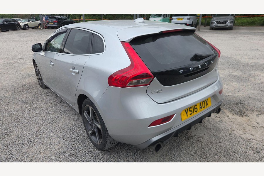 2016 Volvo V40 photo 12