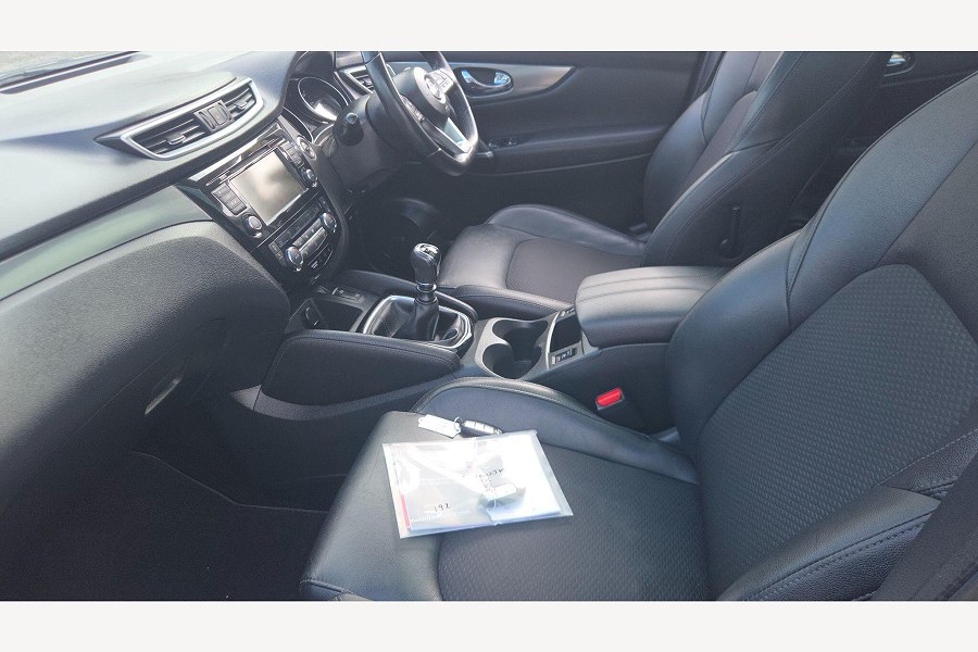 2020 Nissan Qashqai photo 13