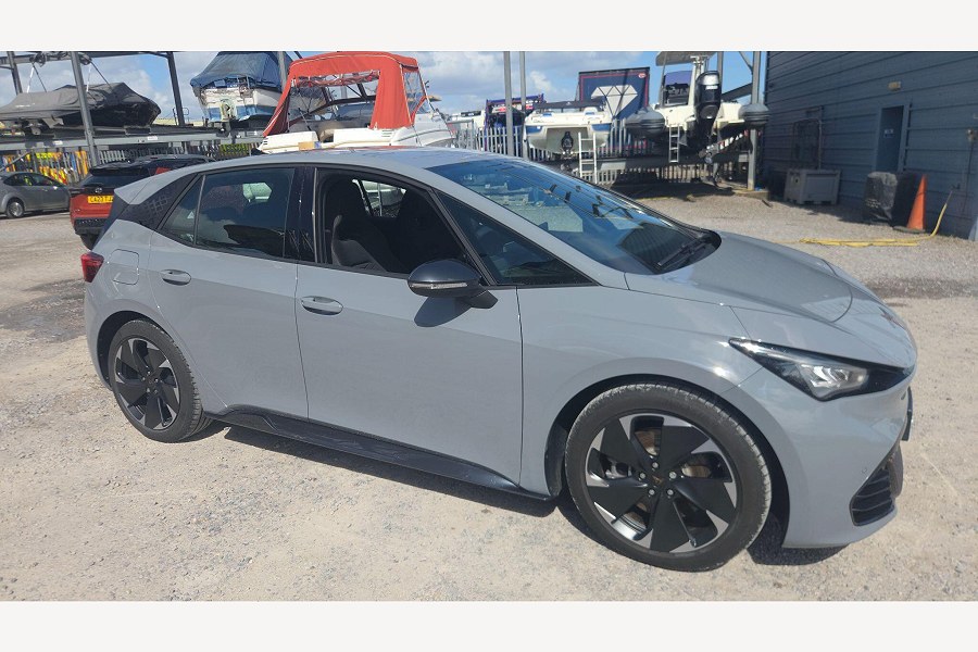 CUPRA Born photo 2