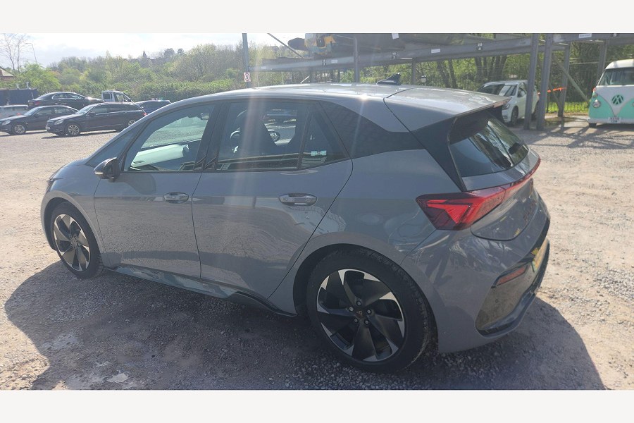 2025 CUPRA Born photo 7