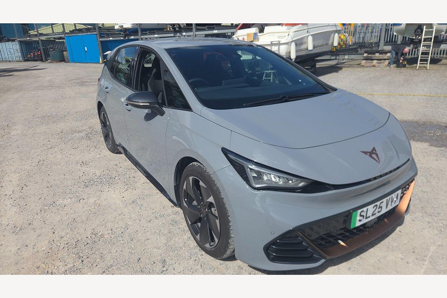 2025 CUPRA Born photo 3