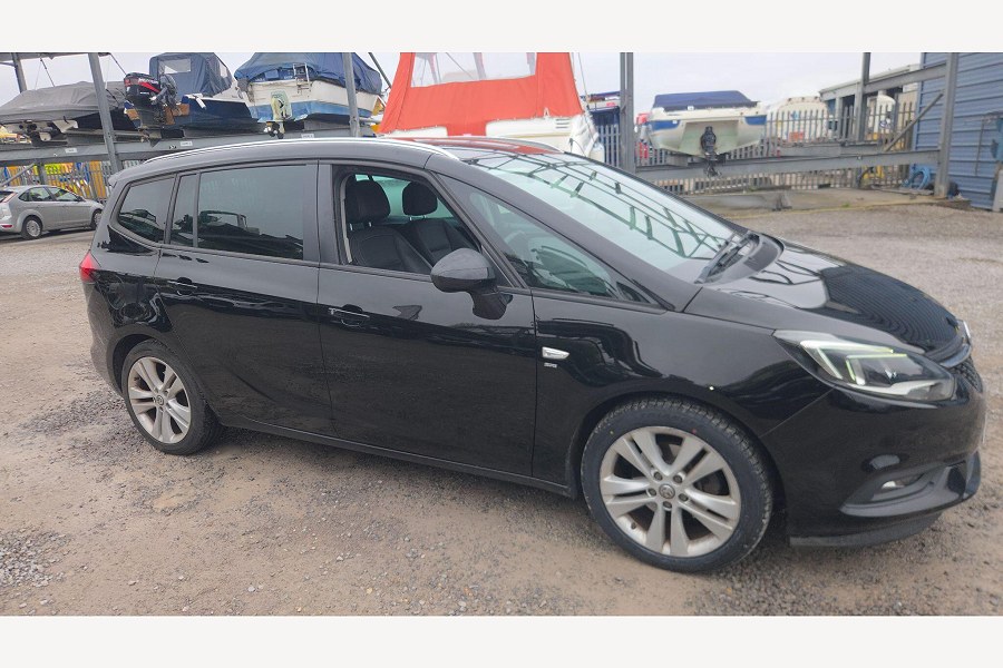 Vauxhall Zafira Tourer photo 2