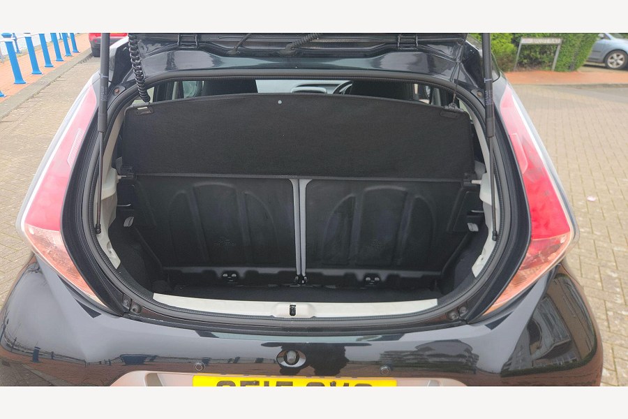 2015 Toyota AYGO photo 12