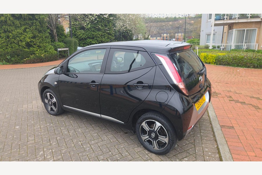 2015 Toyota AYGO photo 8